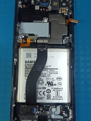 Samsung Galaxy S21 Ultra 5G screen broken, used, with battery and parts