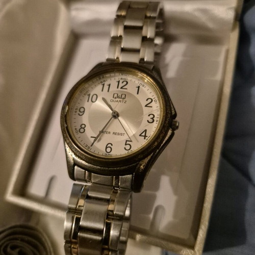 Q&Q wristwatch women's used, silver