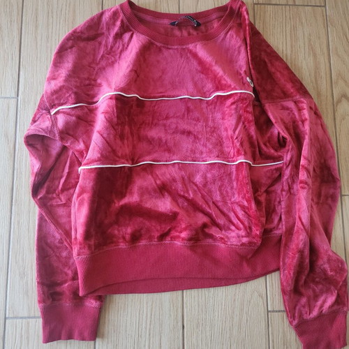 Abercrombie & Fitch women's velvet sweatshirt, like new, red, size M