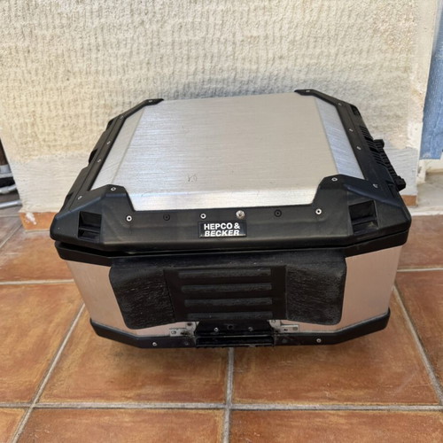Xplorer Motorcycle Topcase used with key