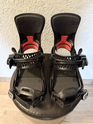 Burton Lexa X snowboard bindings size M new, flex 7.5