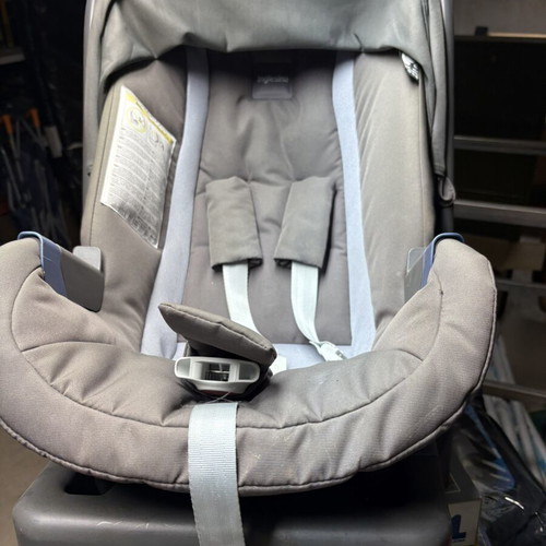 Car seat with Isofix for up to 3 years
