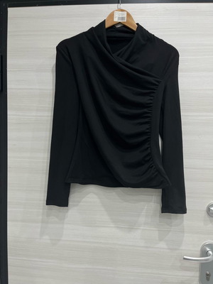 Women's blouse new, black, size M with side gathers