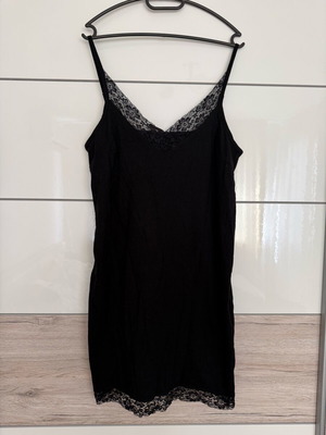 Sinsay black nightdress like new, size M