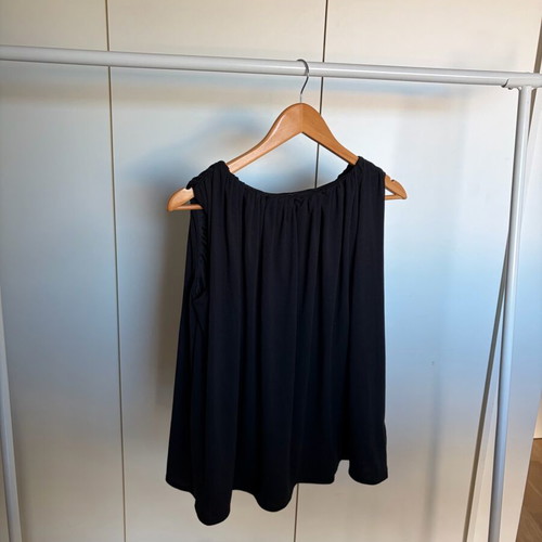 H&M blouse like new, size XS, black
