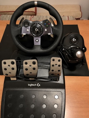 Logitech G920 racing wheel with gear shifter used