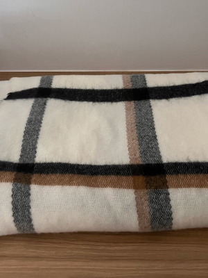 Zara scarf used with warm plaid design