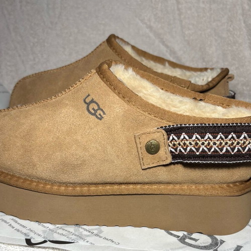 UGG Tasman Platform Clogs new, size 40, chestnut
