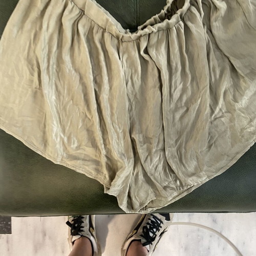 Skirt shorts size M, airy, khaki, like new