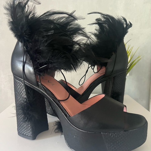 High leather platform sandals with feathers like new, size 40, black