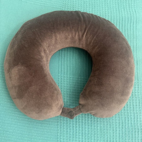 Travel pillow like new