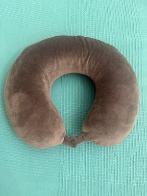 Travel pillow like new