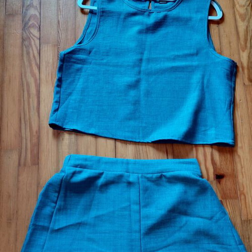 Sleeveless blue fabric set with shorts, Shein