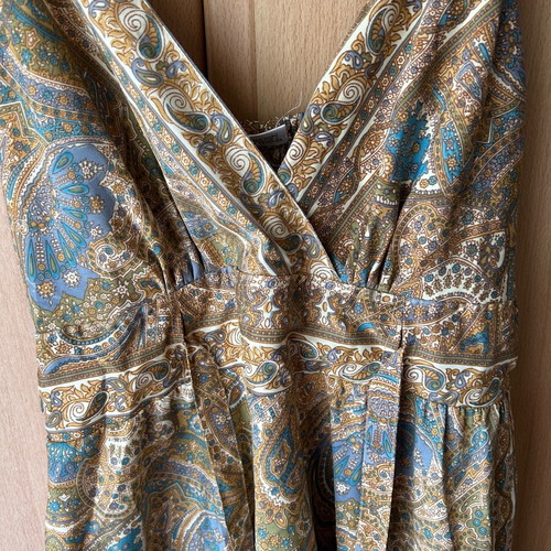Dress used, one size, multicolored with elastic back