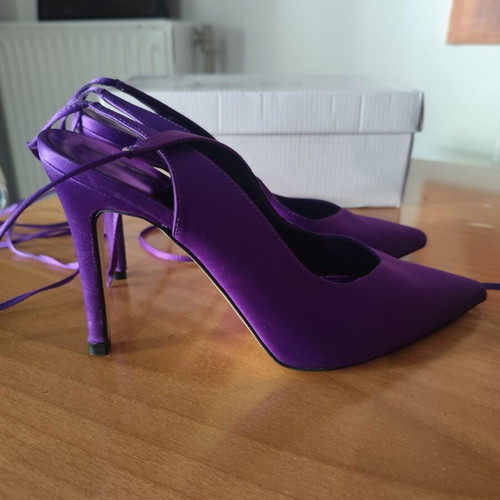 Sante satin pumps size 39 with open heel and ankle tie, like new, purple