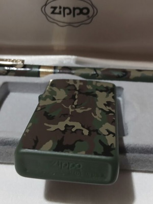 Zippo Camouflage Set 1993 mint condition with pen and velvet case