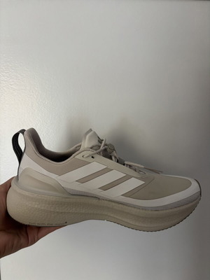 Adidas Ultraboost 5 μέγεθος 40 σαν καινούργια, γκρι μπεζ αθλητικά