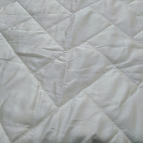 Quilt satin double bed cream without pillowcases