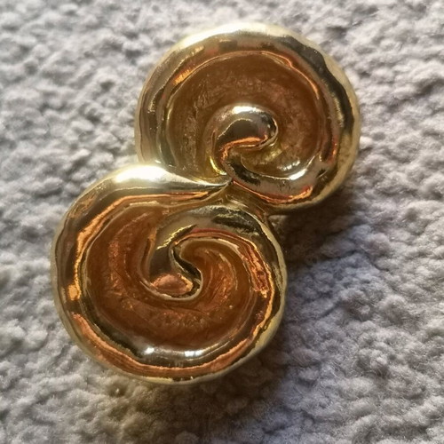 Vintage Faux Bijoux Clips Earrings like new, gold color