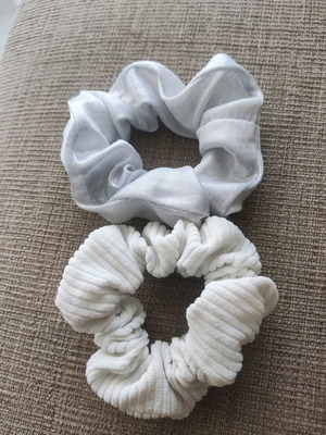 Λαστιχάκια μαλλιών scrunchies μεταχειρισμένα, λευκά υφασμάτινα