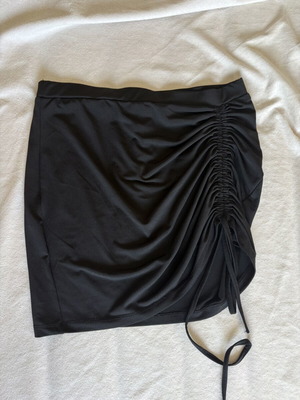 Shein black short skirt with ruching