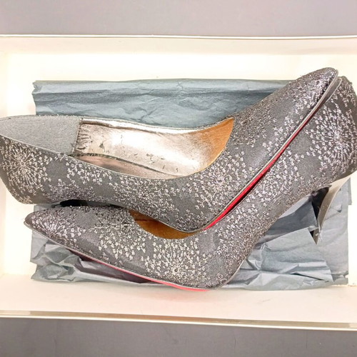 Italian pumps new size 37, 10 cm heel, black with silver details