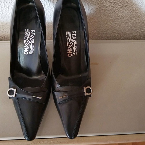 Salvatore Ferragamo pumps used, black, size 39.5