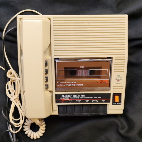 GEBE telephone with automatic answering machine like new