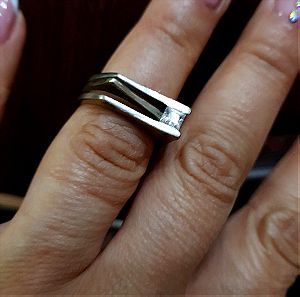 Ασημένιο δαχτυλίδι με zircon