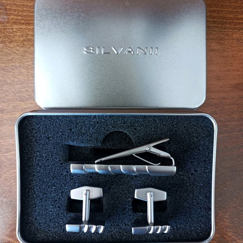 Salvanii cufflinks and tie clip set new silver