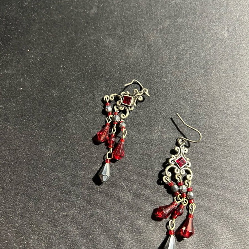 Boho earrings like new with red stones
