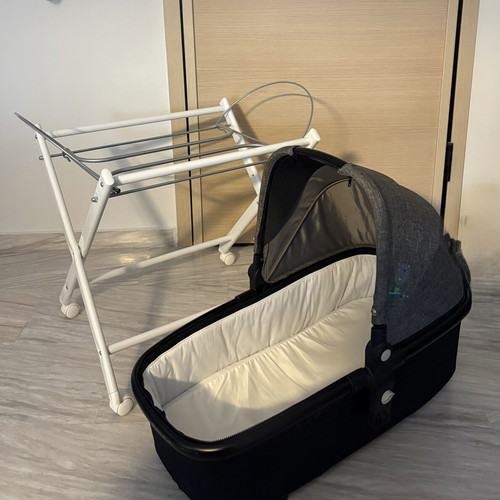 Grecostrom port bebe with mattress and stand