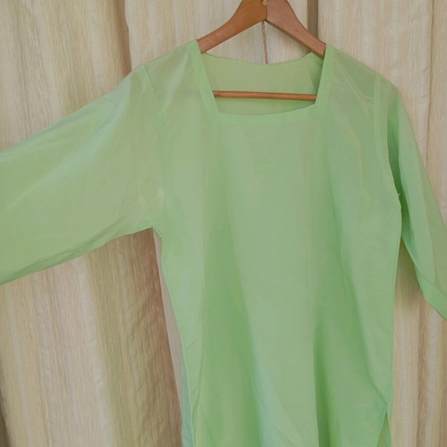 Pistachio vintage 80s dress like new, airy fabric, size M