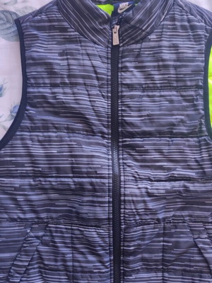 Nike sleeveless jacket like new, size 12-13