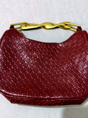 Handbag with leather effect, like new, burgundy with metal handle