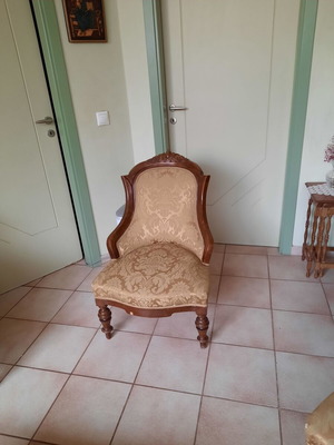 Σετ τεσσάρων μεταχειρισμένων vintage πολυθρόνων με σκαλίσματα