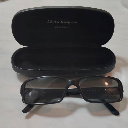 Salvatore Ferragamo Sunglasses like new, black, unisex