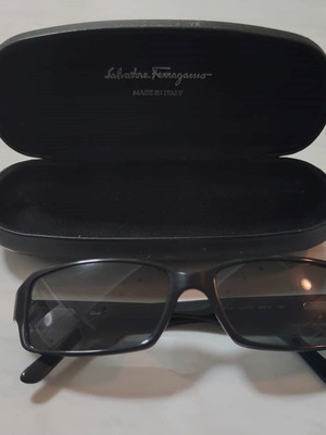 Salvatore Ferragamo Sunglasses like new, black, unisex