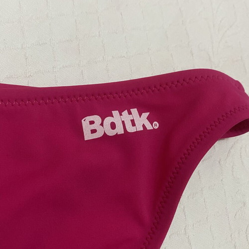 Bodytalk fuchsia bikini bottom size S like new