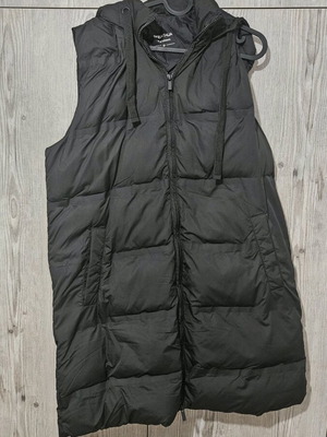 Sleeveless jacket like new, size M