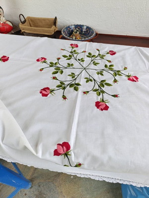 Square handmade tablecloth like new