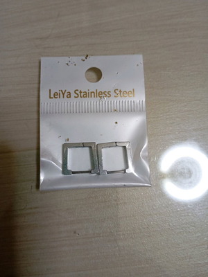 Square stainless steel earrings new, silver