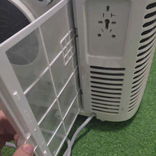 F&U RAΗ-1218 Portable Air Conditioner 12000 BTU like new