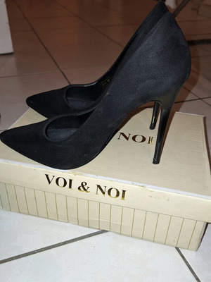 Black pumps used, size 37