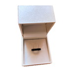 Black ring new that does not tarnish