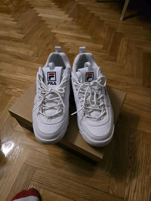 Fila Disruptor size 45 like new, white casual shoes