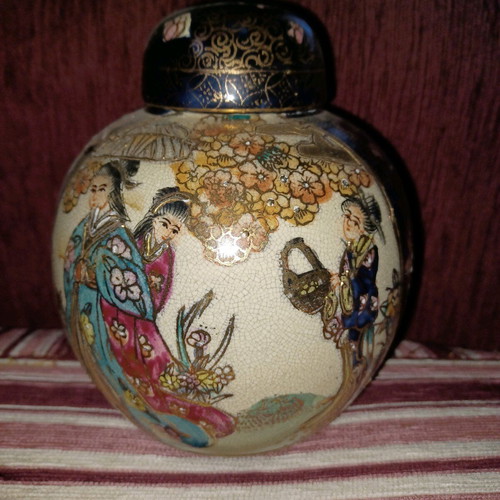 Satsuma vases used, hand painted vintage set of 2