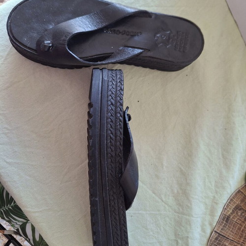 Flatforms women's size 38 leather, used, worn once, black