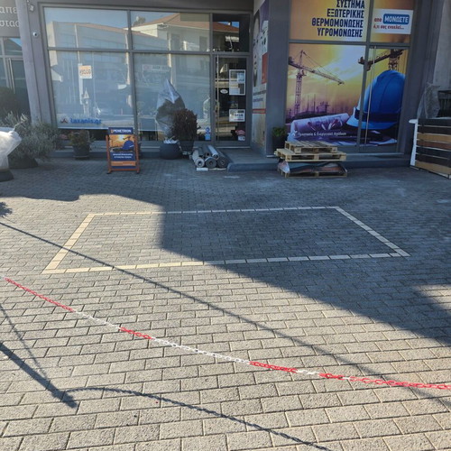 Commercial property leased 106m2 with 61m2 storage and parking in Tripoli