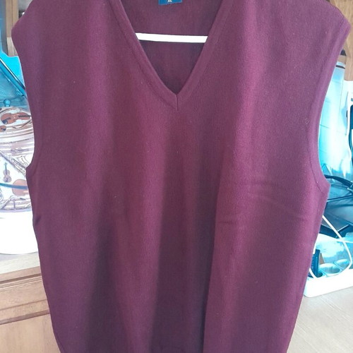 Kazaka No L vest like new